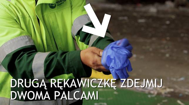 zdejmowac-rękawiczki-ochrone-krok-2-fot.-Koalicja-BHP.jpg
